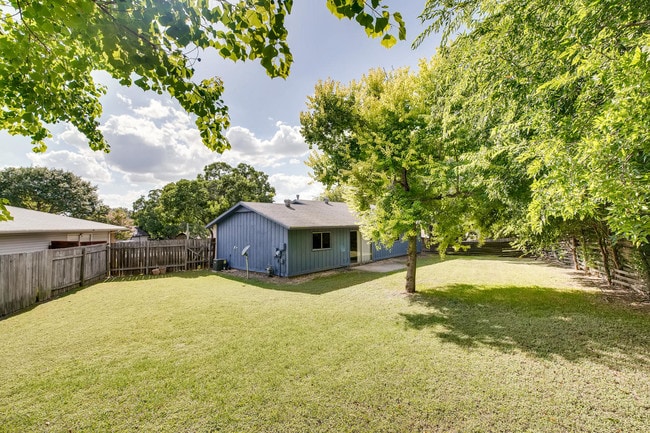 Building Photo - 16406 Spruce Cove St