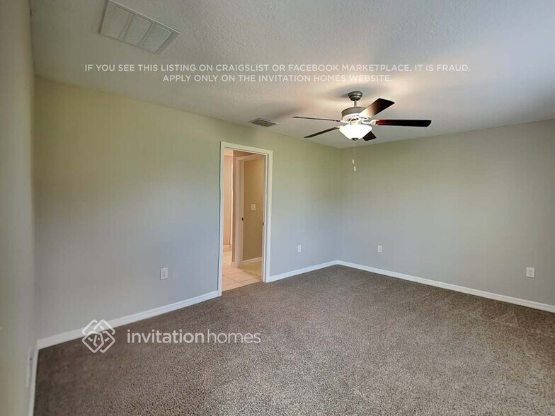 Building Photo - 15527 Miller Creek Dr