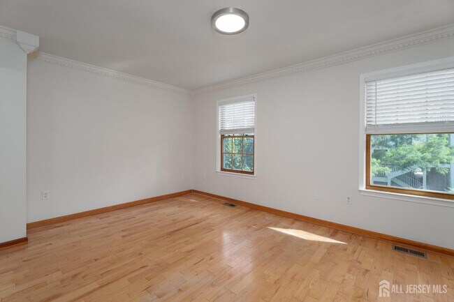 Building Photo - 357 Hadleigh Ln