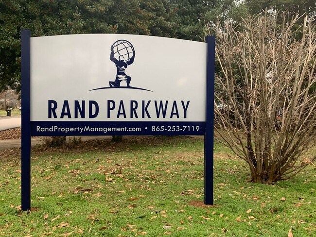 Building Photo - Parkway Apartments – Convenient 2-Bedroom ...