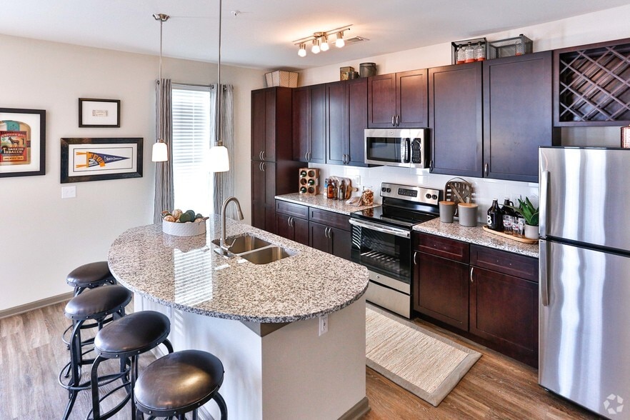 Primary Photo - Brookson Flats