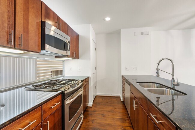 Building Photo - 349 Sydnor St