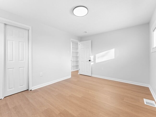 Building Photo - Charming 3-Bedroom Home with Full Basement & Backyard in Lumberton Township