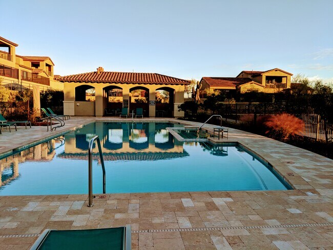 Community pool, jacuzzi and lounge. - 23164 N 73rd Pl