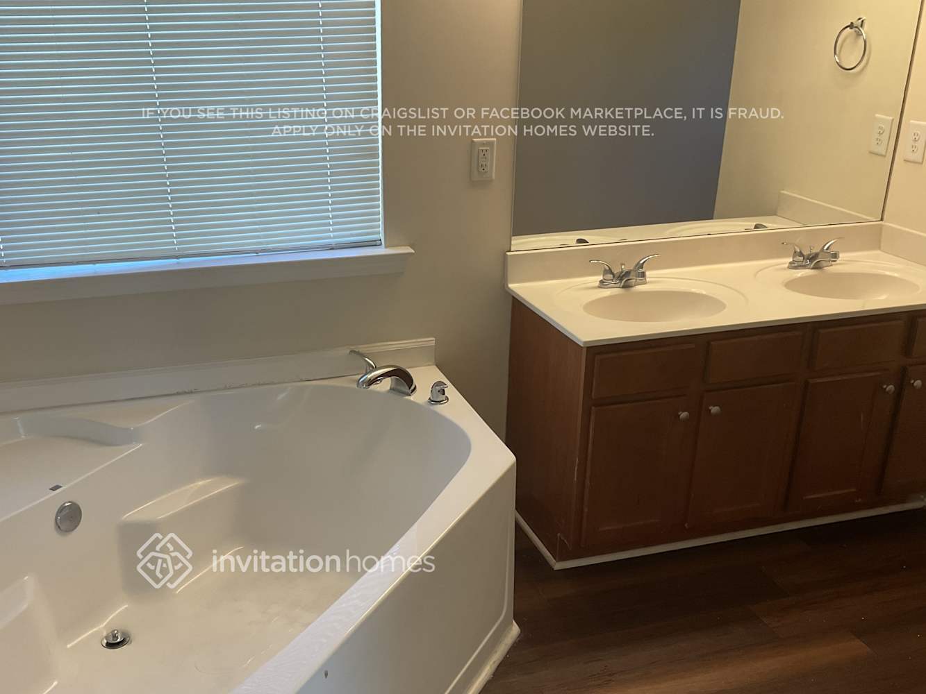 Building Photo - 440 Village Broad St