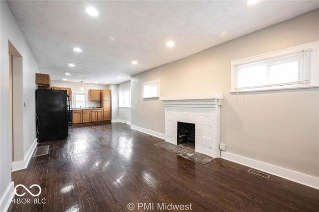 Building Photo - 1621 E 49th St