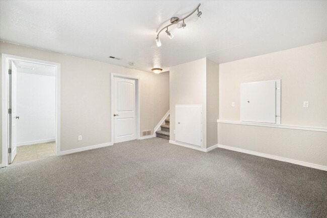 Building Photo - 4 Bed, 3 bath home in Parker