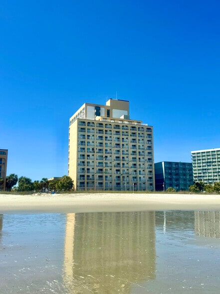 Building Photo - 1207 S Ocean Blvd