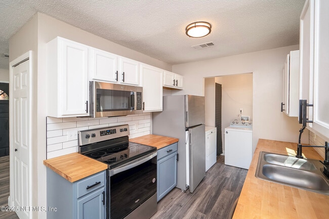 Building Photo - 1131 Butler Ave