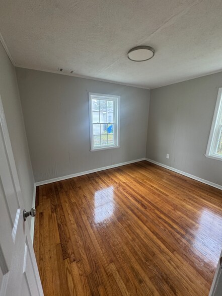 Building Photo - 2505 Hammond Ave