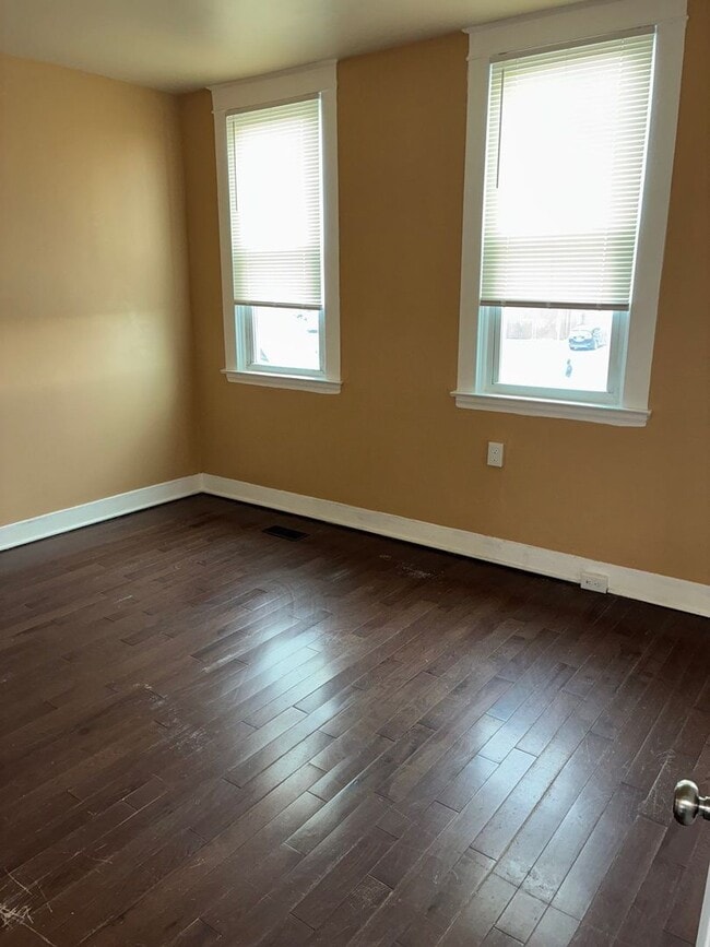 Building Photo - 2710 W Franklin St