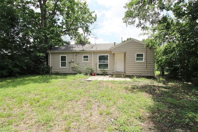 Building Photo - 1225 Lakeside Dr