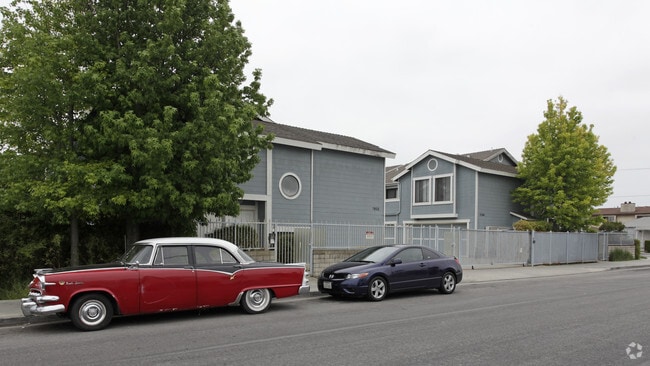 Primary Photo - 7922 Cypress Ave