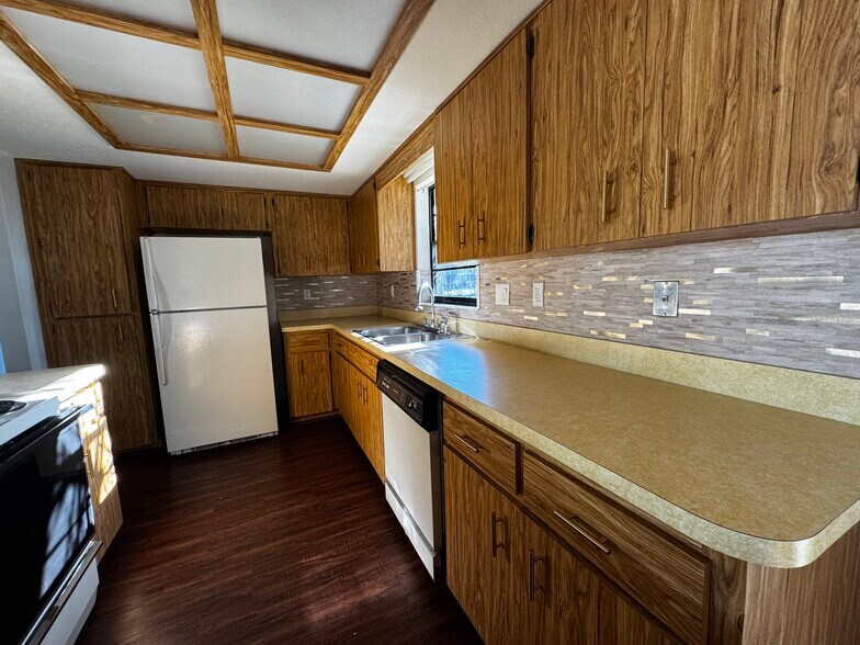 Building Photo - 1065 Altoona Ave