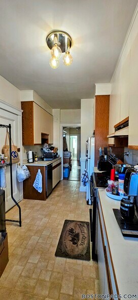 Primary Photo - 52 Babcock St