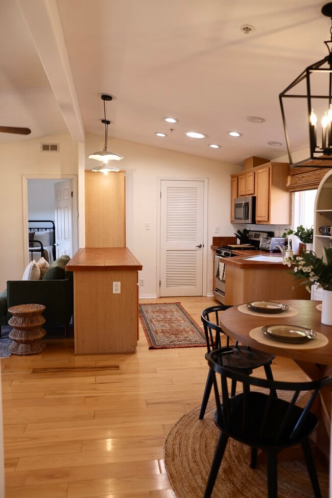 Building Photo - 11611 Alps Way