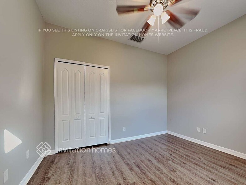 Building Photo - 5905 Lilac Lake Dr