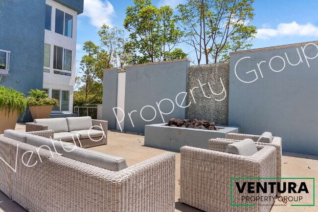 Building Photo - Spacious 2-Bedroom Condo with 2 Full Baths in Oxnards Channel Island