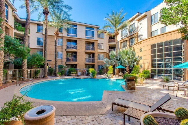 Building Photo - 1701 E Colter St