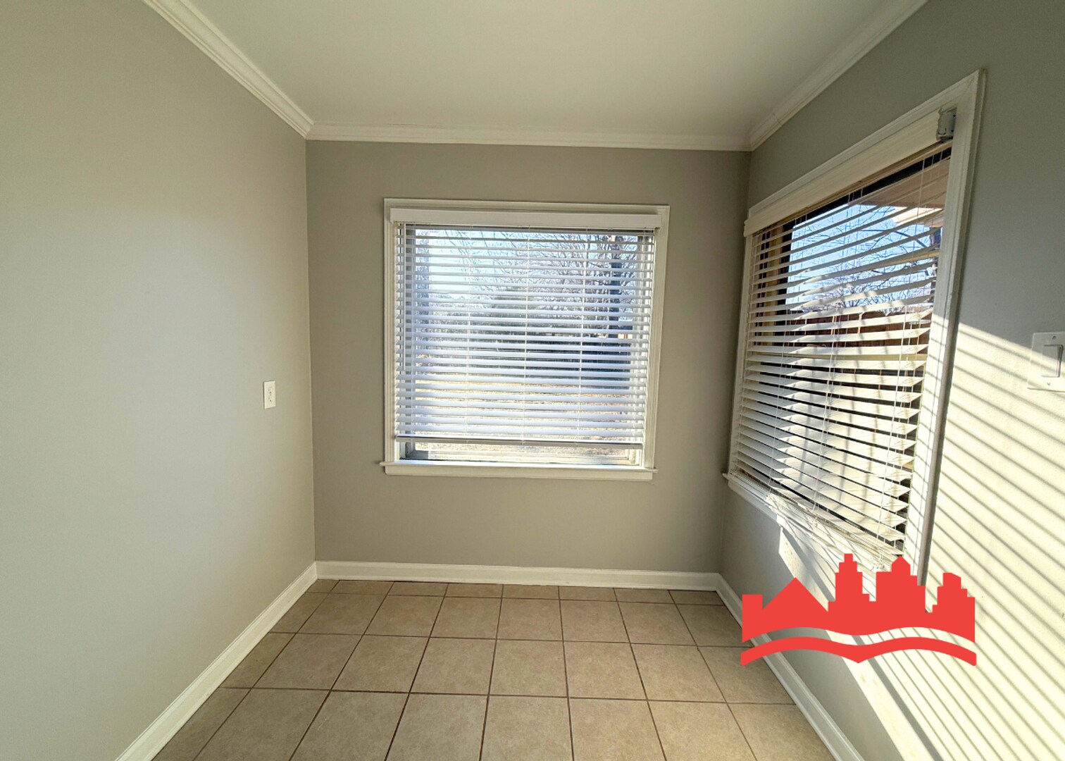 Building Photo - Welcome to this charming 3-bedroom, 1-bathroom home located in the vibrant city of Memphis, TN