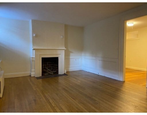 Building Photo - 52 River St