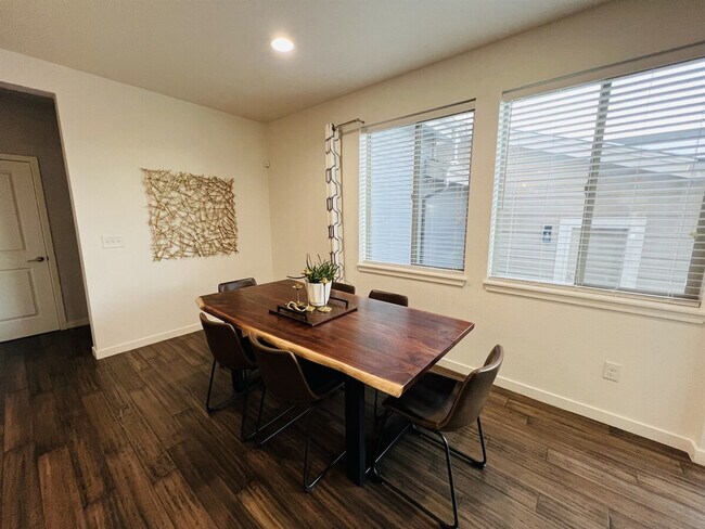 Building Photo - 15557 W 95th Ave