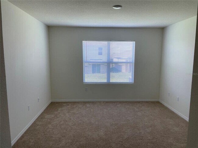 Building Photo - 2136 Silver Brk Wy