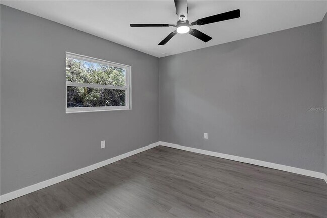 Building Photo - 315 Bayview St