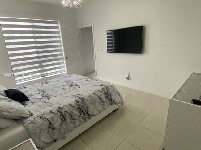 Building Photo - 4636 NW 84th Ave