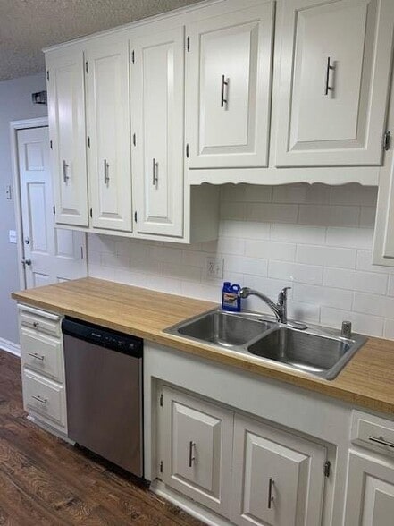 Building Photo - 4006 Watkins Ave