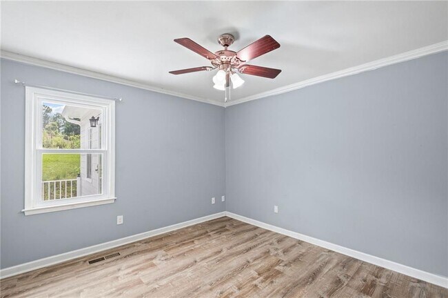 Building Photo - 3535 Stonewall Dr NW
