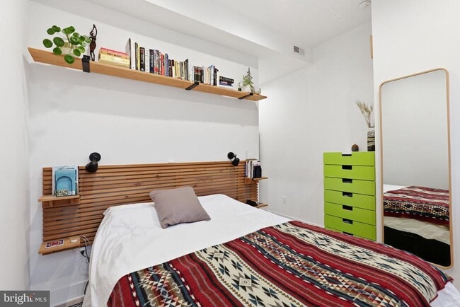 Building Photo - 2812 13th St NW