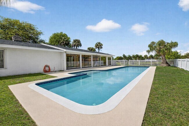 Building Photo - 10157 La Reina Rd