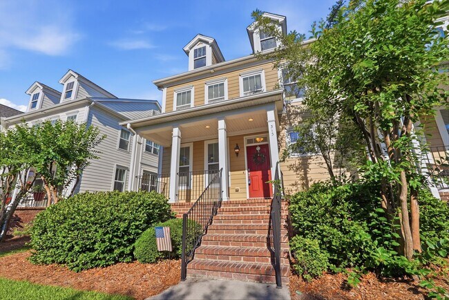 Building Photo - 313 Lakeview Dr