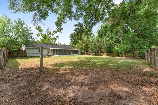 Building Photo - 4505 SE 12th Pl