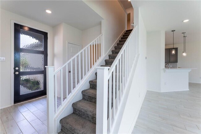 Building Photo - 316 Los Cobos Ln