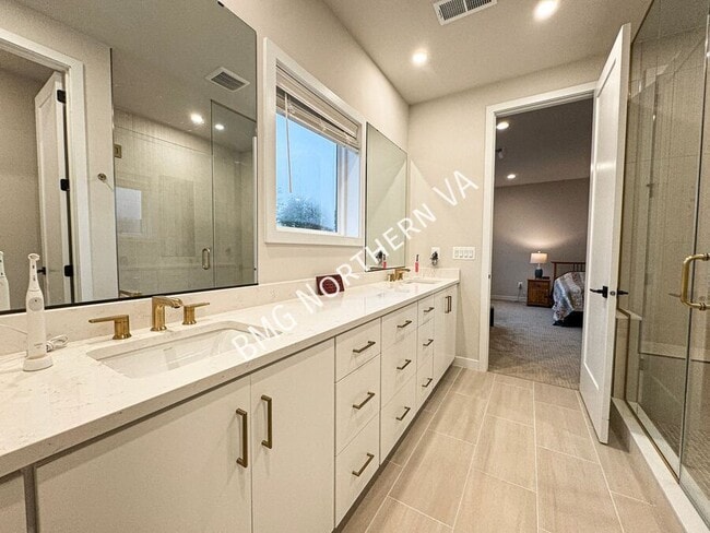 Building Photo - 41684 Carefree Court