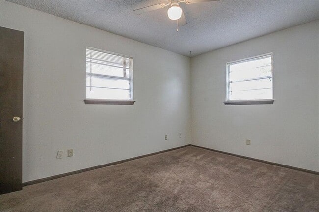 Building Photo - 1502 Briar Meadow Rd