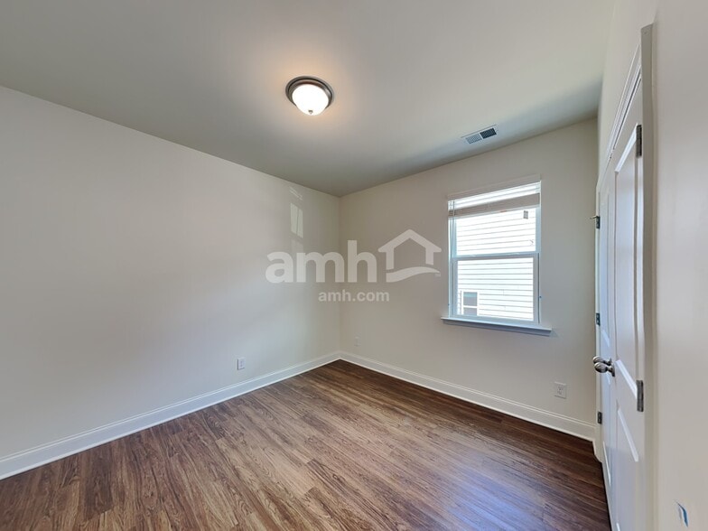 Building Photo - 6237 Bridlewood Ln