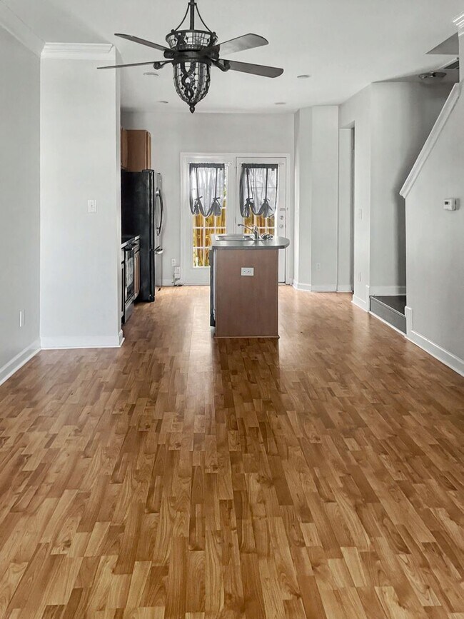 Building Photo - Desirable 2 bedroom 2.5 bathroom home in Tarrant Trace neighborhood!