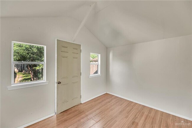 Building Photo - 29 Martin Ave