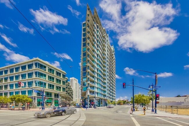 Building Exterior - 1080 Park Blvd