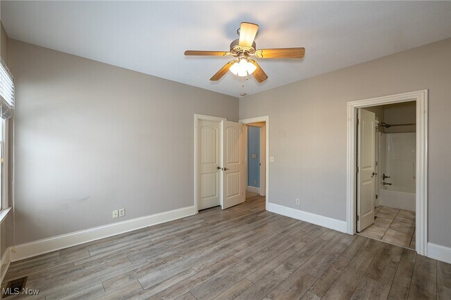 Building Photo - 4025 Meadowvale Ct