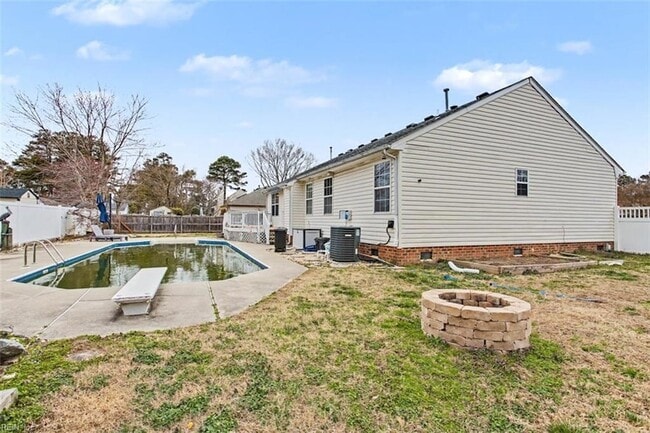 Building Photo - 57 Wayland Dr