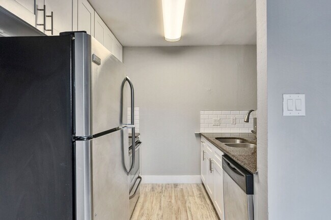 Building Photo - 4721 Blueberry Trail