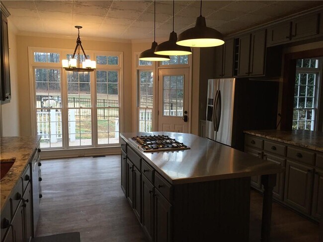 Building Photo - 7070 Derby Ct