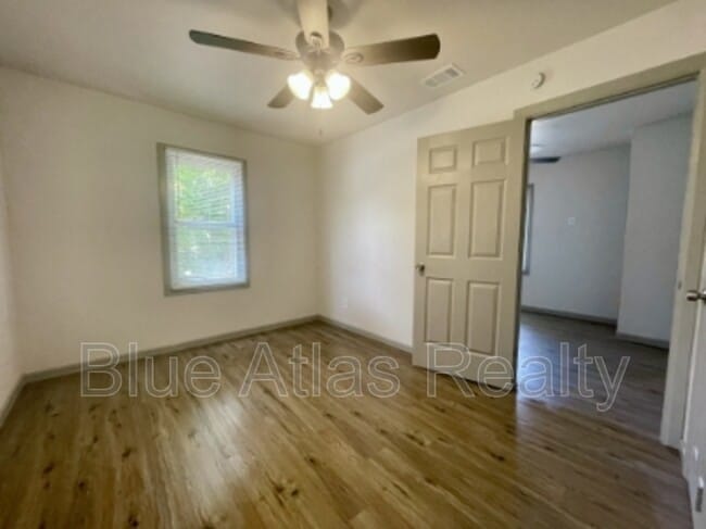 Building Photo - 2037 Beaumont St