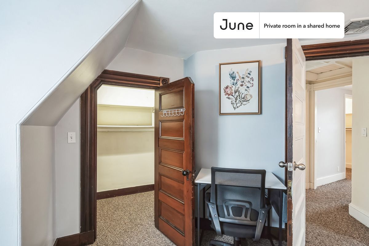 Building Photo - Room in Shared 6 bed/2.5 bath home