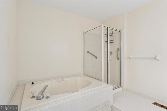 Building Photo - 235 Copper Beech Dr
