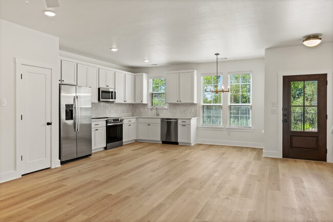 Building Photo - 602 Mercado St